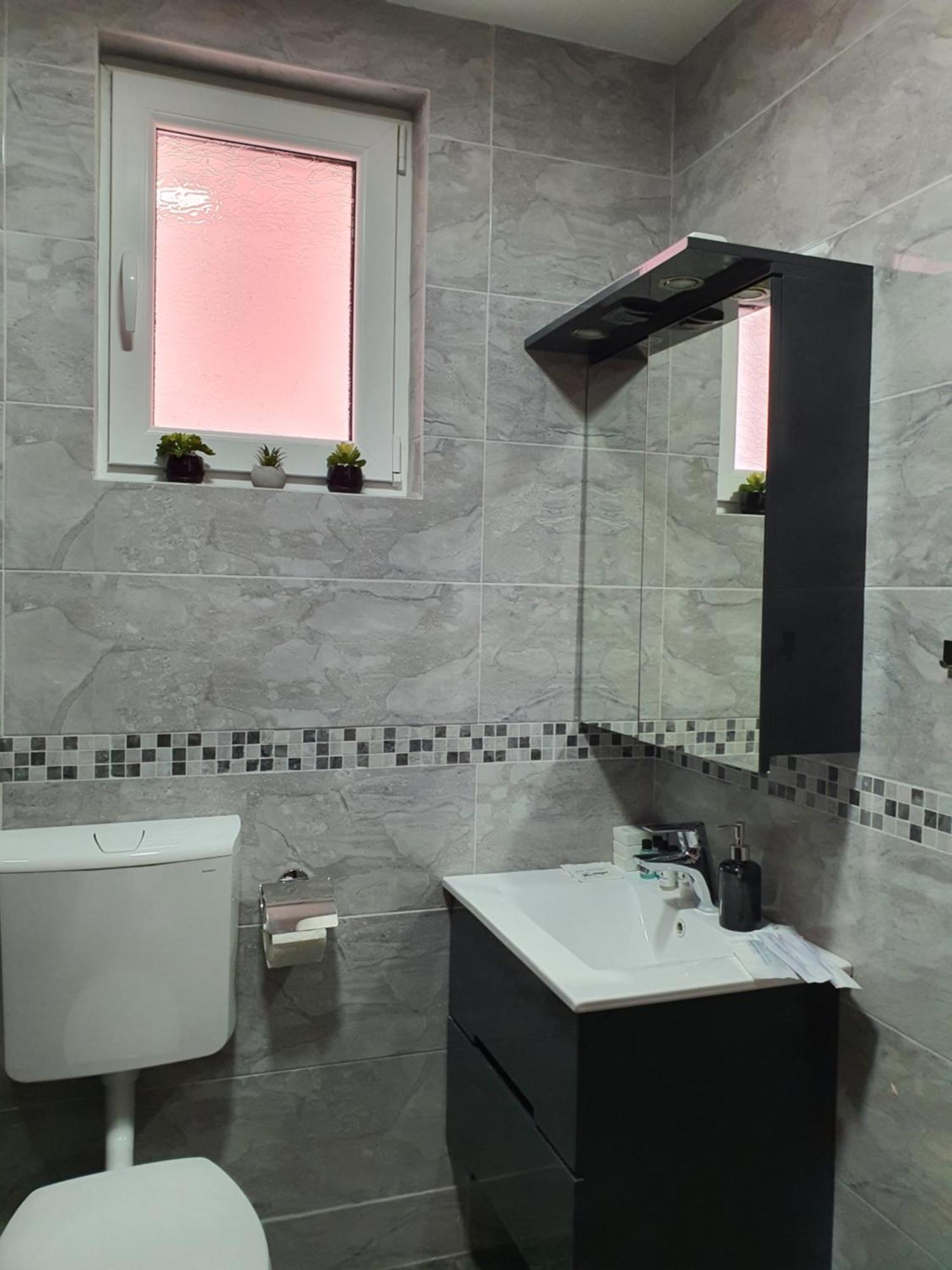 Djukic Winery Appartement Podgorica Buitenkant foto