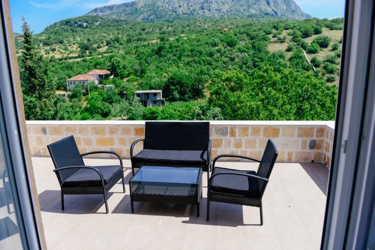 Djukic Winery Appartement Podgorica Buitenkant foto